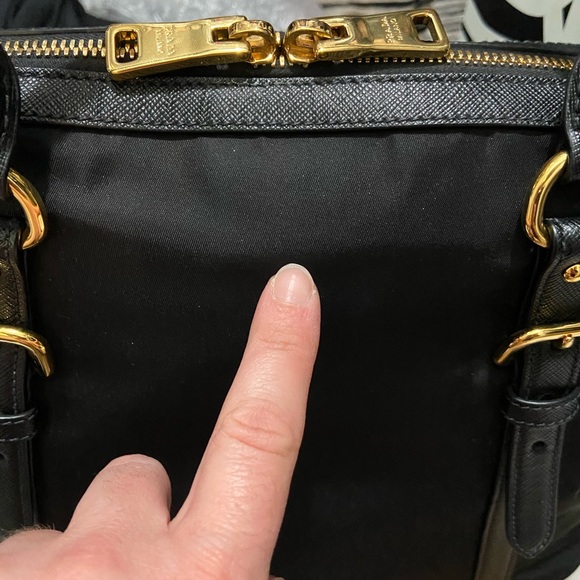❤️TRADED❤️Prada Bauletto Tessuto Saffiano 1BB013 - Picture 6 of 17